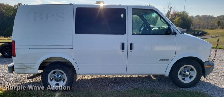 image for item MI9807 2002 Chevrolet Astro  van