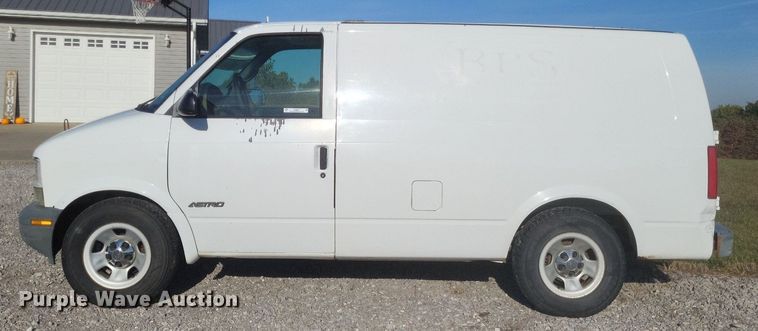 image for item MI9807 2002 Chevrolet Astro  van