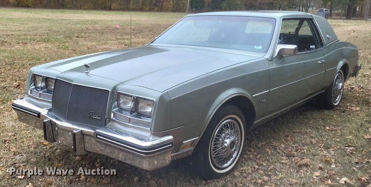 image for item MI9810 1985 Buick Riviera