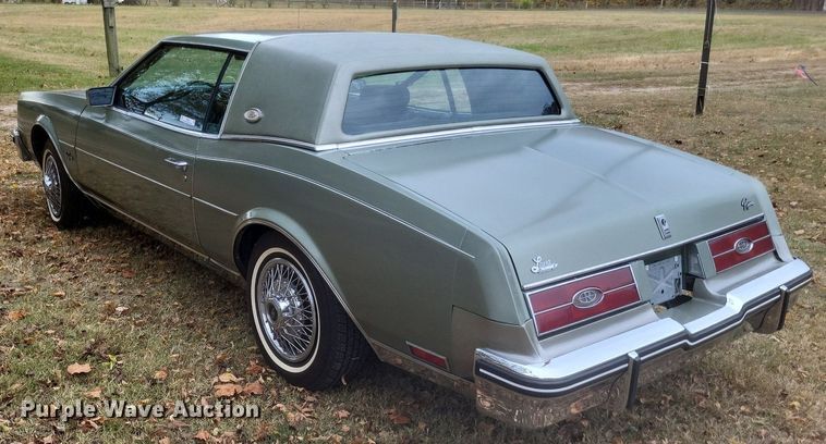 image for item MI9810 1985 Buick Riviera