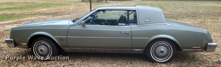 image for item MI9810 1985 Buick Riviera