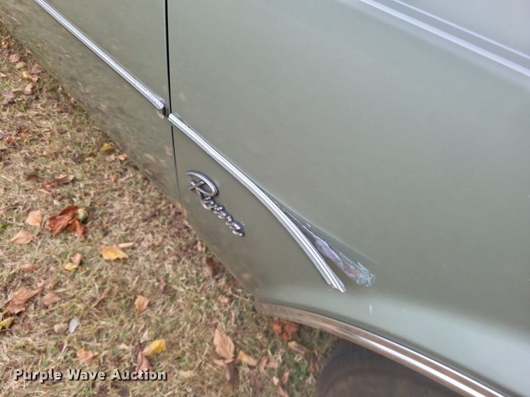 image for item MI9810 1985 Buick Riviera