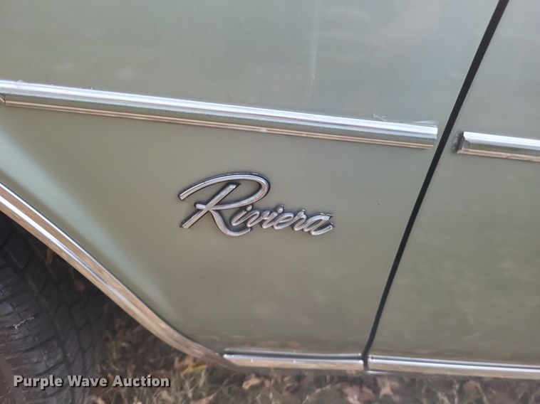 image for item MI9810 1985 Buick Riviera