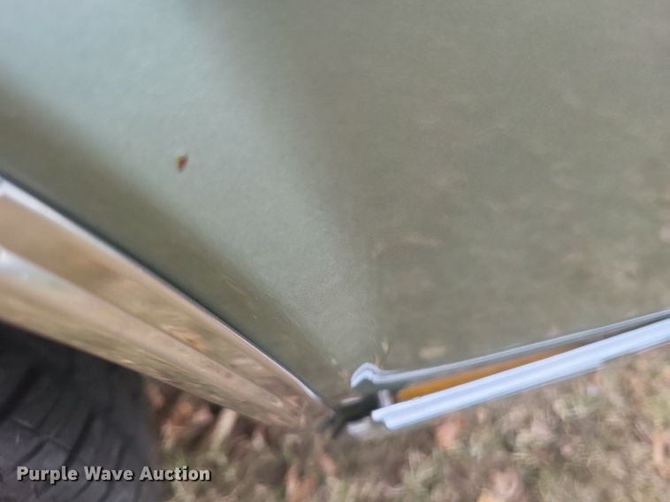 image for item MI9810 1985 Buick Riviera