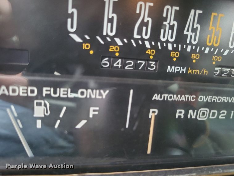 image for item MI9810 1985 Buick Riviera