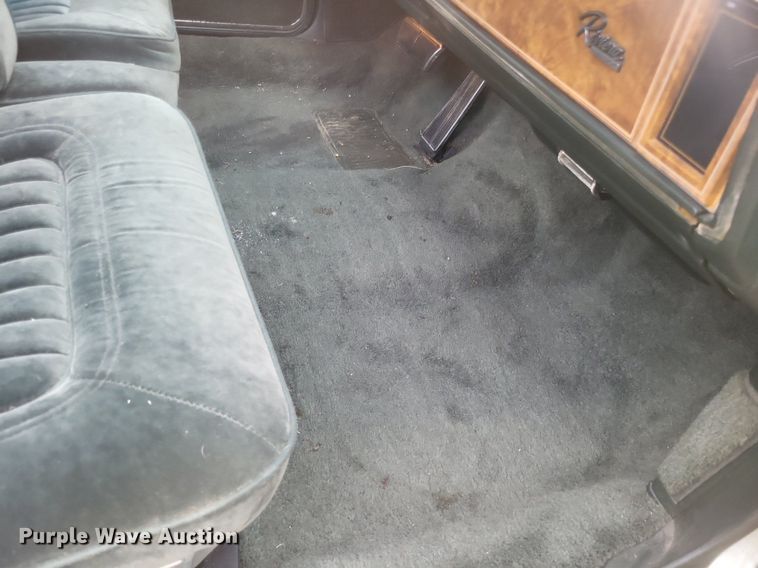 image for item MI9810 1985 Buick Riviera