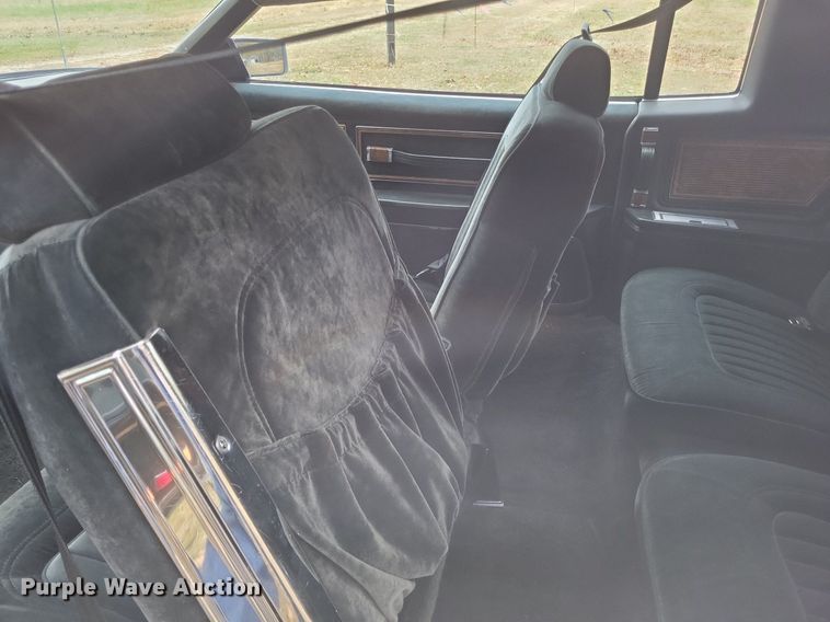 image for item MI9810 1985 Buick Riviera