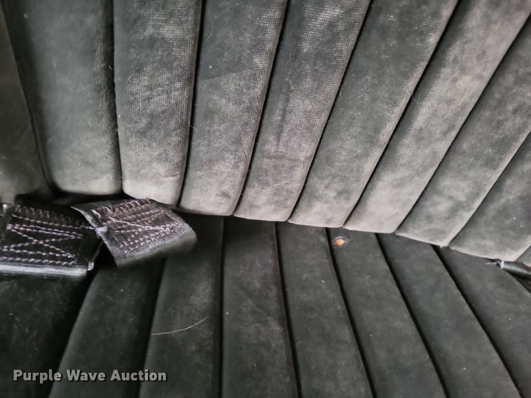 image for item MI9810 1985 Buick Riviera