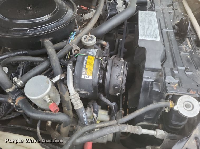 image for item MI9810 1985 Buick Riviera