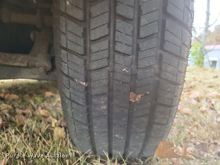 image for item MI9810 1985 Buick Riviera