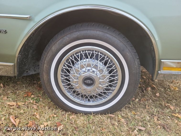 image for item MI9810 1985 Buick Riviera
