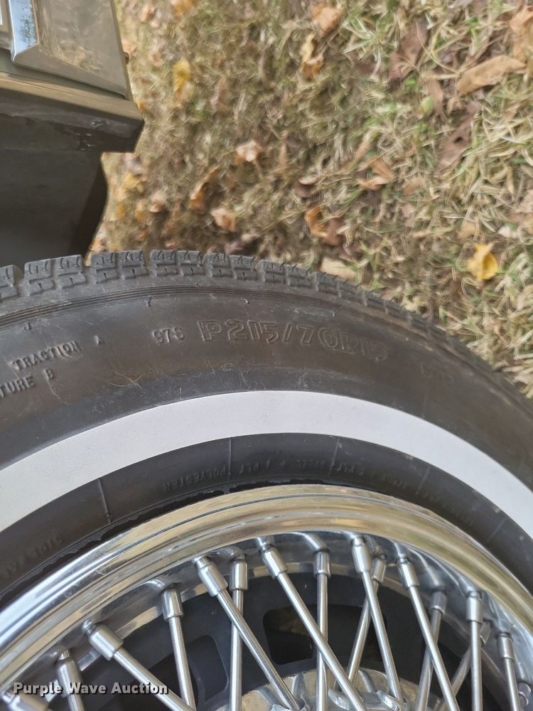 image for item MI9810 1985 Buick Riviera