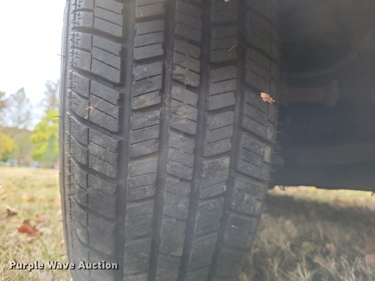 image for item MI9810 1985 Buick Riviera