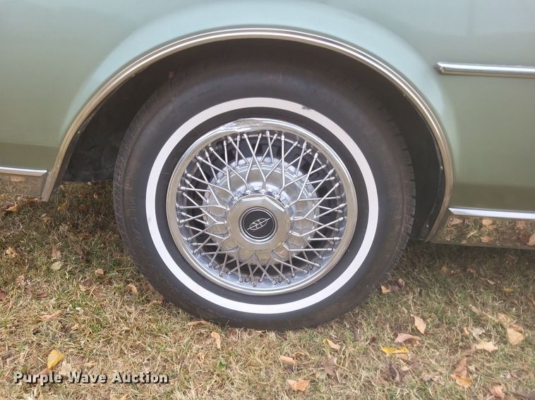 image for item MI9810 1985 Buick Riviera