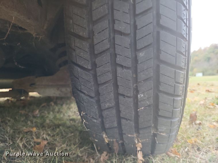 image for item MI9810 1985 Buick Riviera