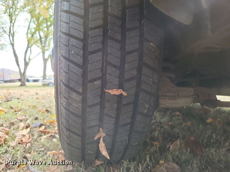 image for item MI9810 1985 Buick Riviera