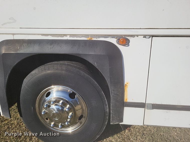 image for item MI9815 1996 MCI 102-D3  coach bus