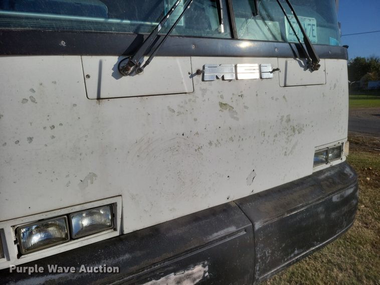 image for item MI9815 1996 MCI 102-D3  coach bus