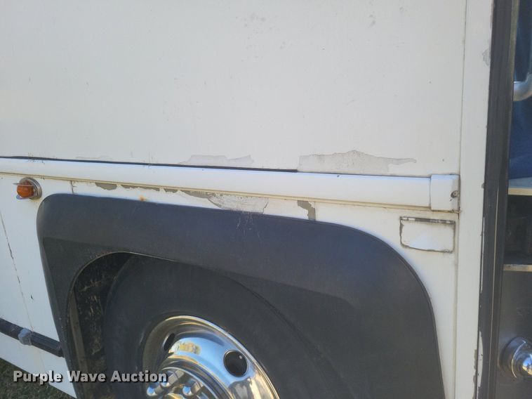 image for item MI9815 1996 MCI 102-D3  coach bus