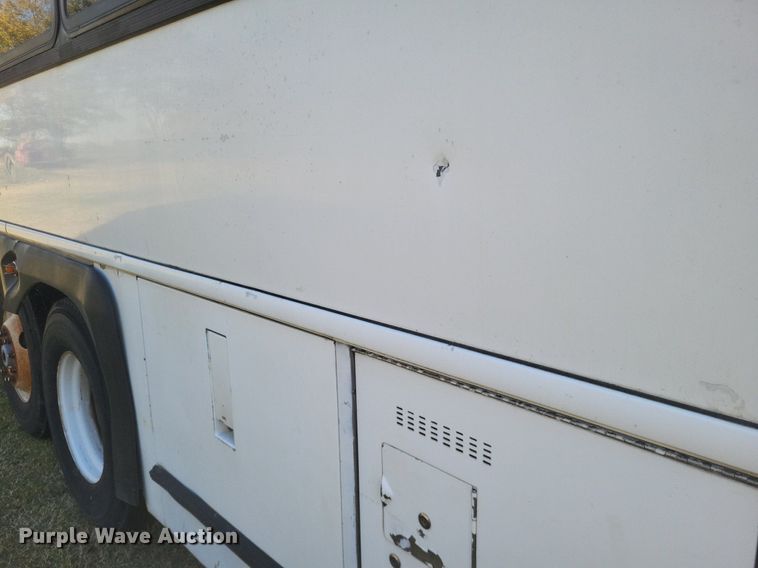 image for item MI9815 1996 MCI 102-D3  coach bus