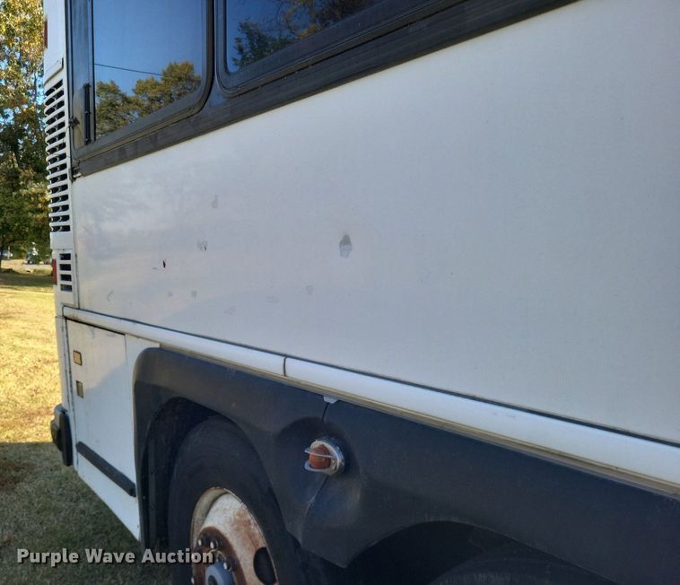 image for item MI9815 1996 MCI 102-D3  coach bus