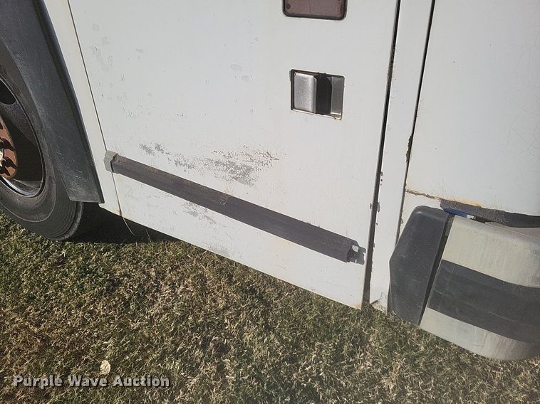 image for item MI9815 1996 MCI 102-D3  coach bus