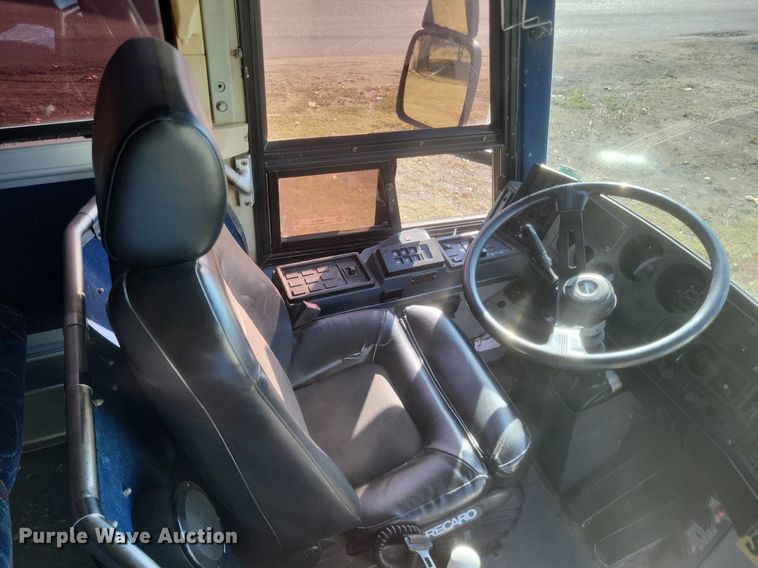 image for item MI9815 1996 MCI 102-D3  coach bus