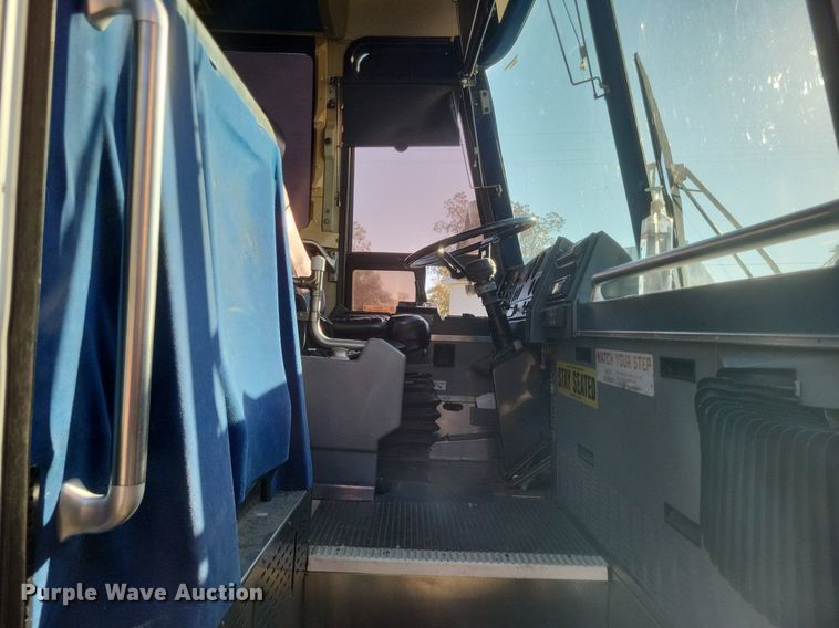 image for item MI9815 1996 MCI 102-D3  coach bus