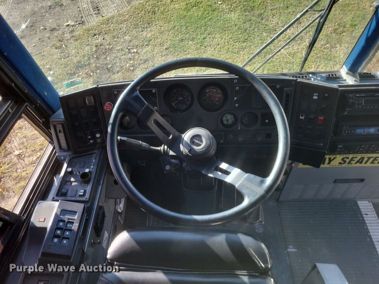 image for item MI9815 1996 MCI 102-D3  coach bus