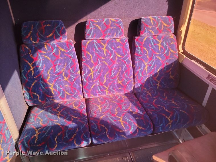 image for item MI9815 1996 MCI 102-D3  coach bus