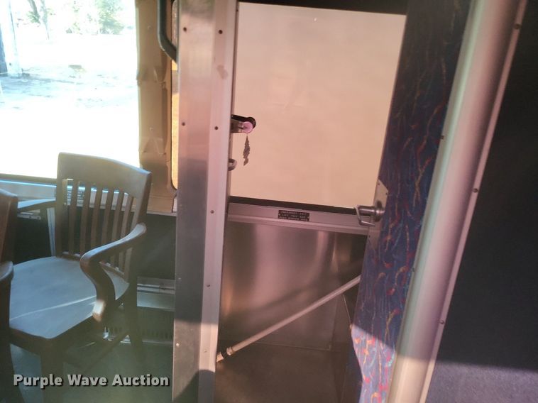 image for item MI9815 1996 MCI 102-D3  coach bus