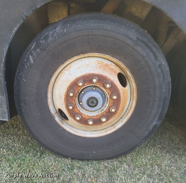 image for item MI9815 1996 MCI 102-D3  coach bus