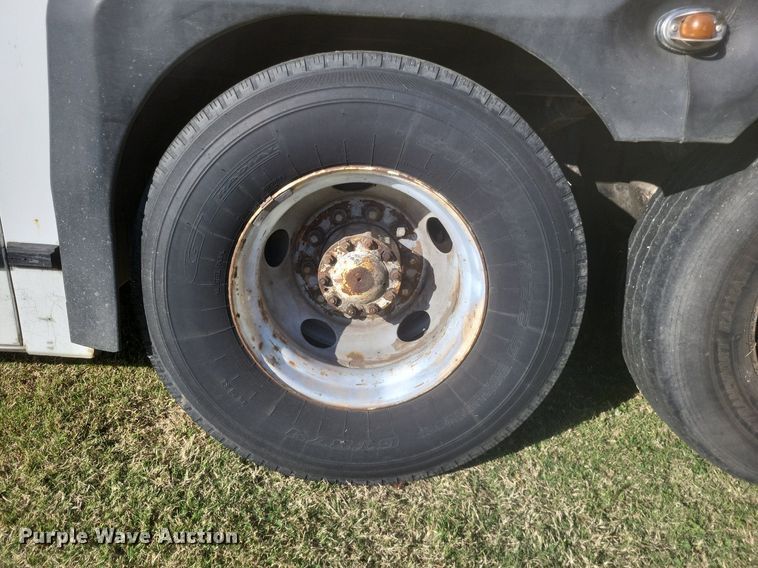 image for item MI9815 1996 MCI 102-D3  coach bus