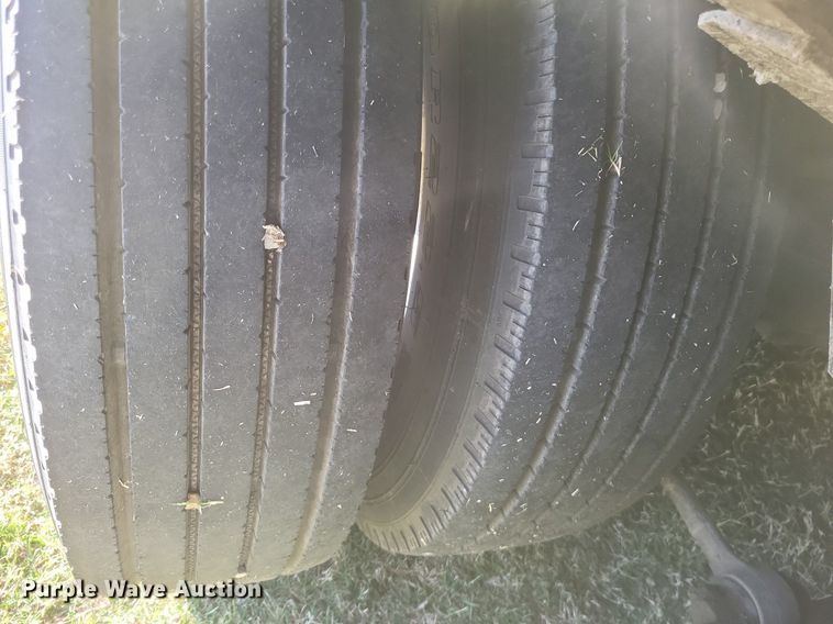 image for item MI9815 1996 MCI 102-D3  coach bus