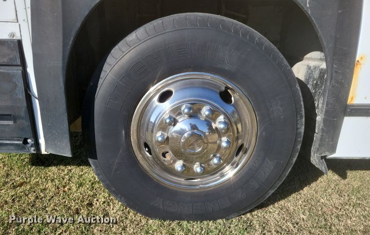 image for item MI9815 1996 MCI 102-D3  coach bus