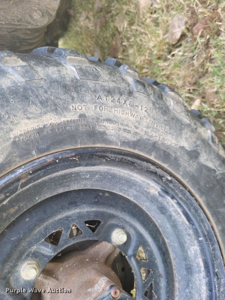 image for item MI9817 2001 Polaris Magnum 325  ATV