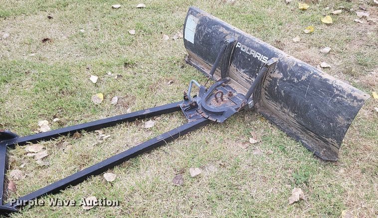 image for item MI9817 2001 Polaris Magnum 325  ATV