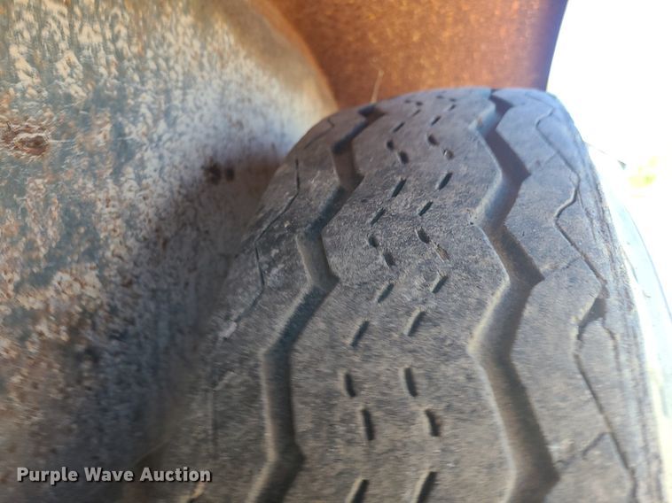 image for item MJ9439 1995 Kodiak  equipment trailer