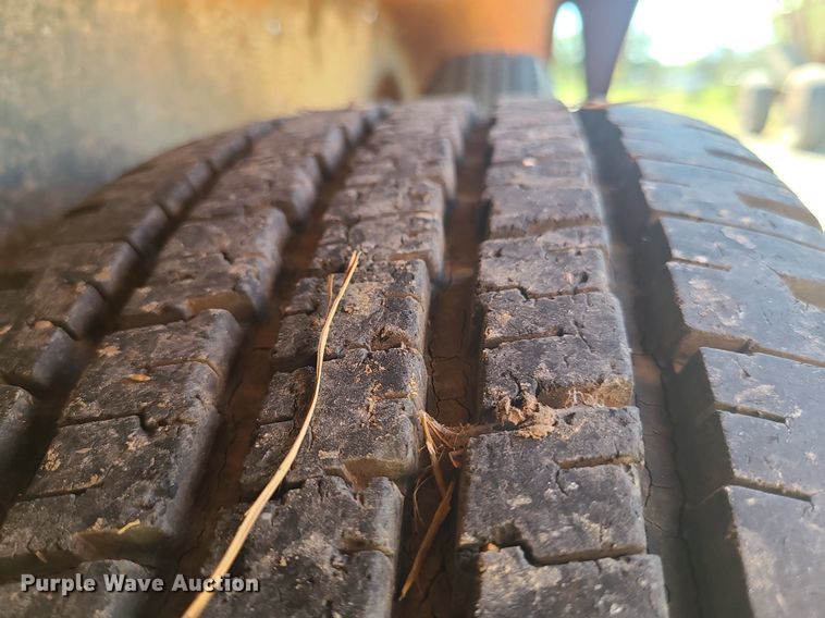 image for item MJ9439 1995 Kodiak  equipment trailer