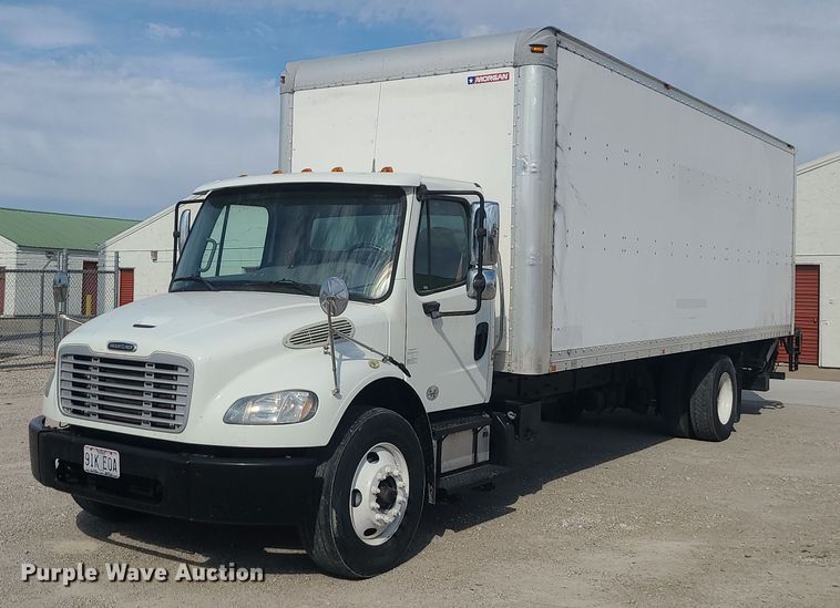 image for item MJ9456 2016 Freightliner  box truck