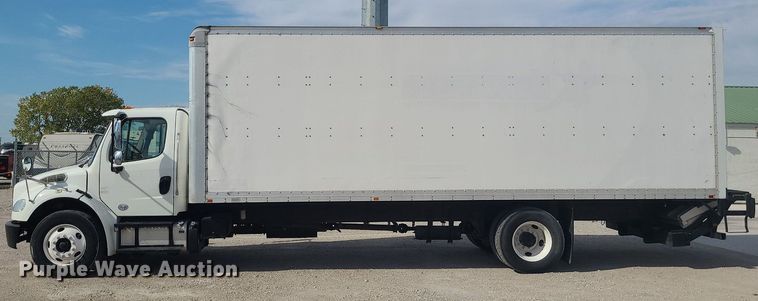 image for item MJ9456 2016 Freightliner  box truck