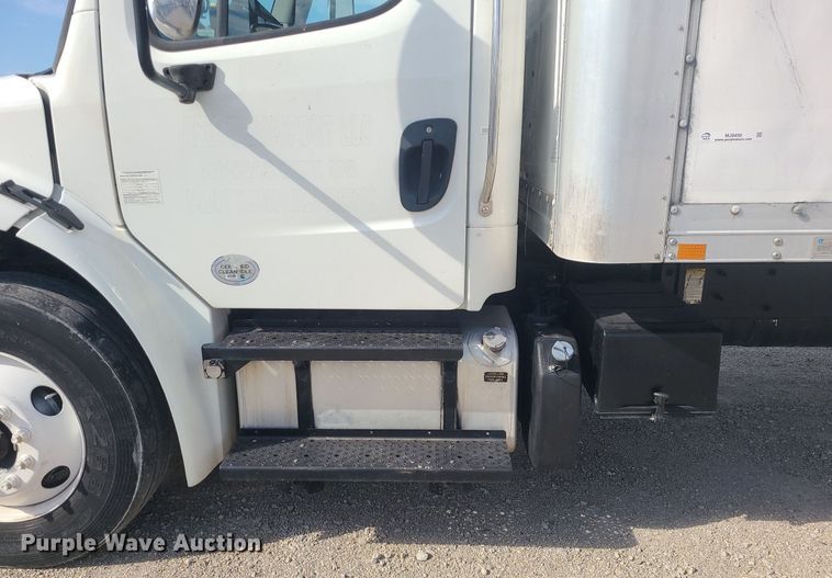 image for item MJ9456 2016 Freightliner  box truck