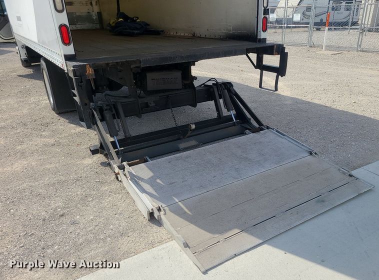 image for item MJ9456 2016 Freightliner  box truck