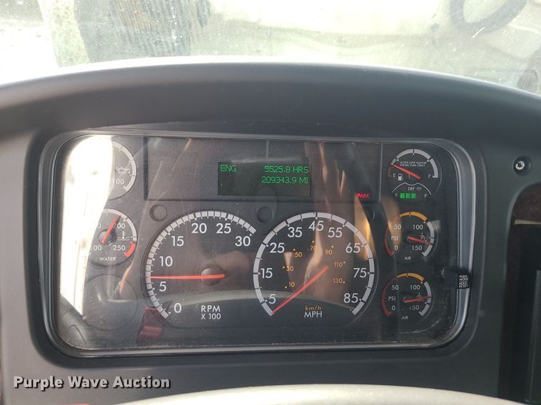 image for item MJ9456 2016 Freightliner  box truck