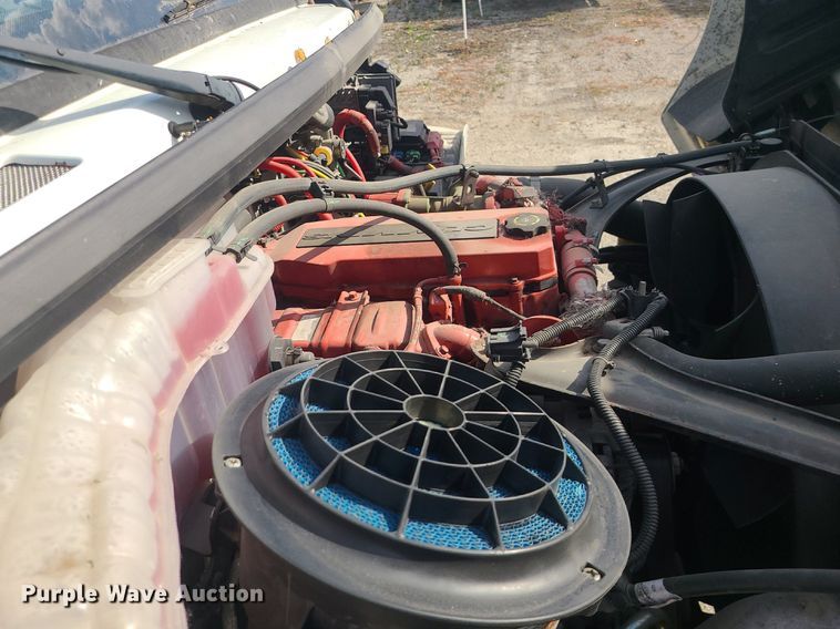 image for item MJ9456 2016 Freightliner  box truck