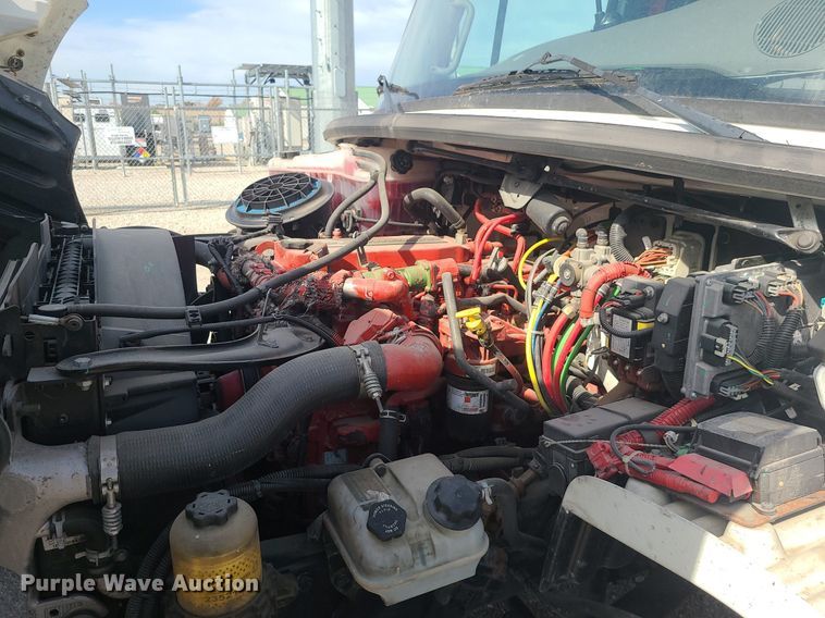 image for item MJ9456 2016 Freightliner  box truck