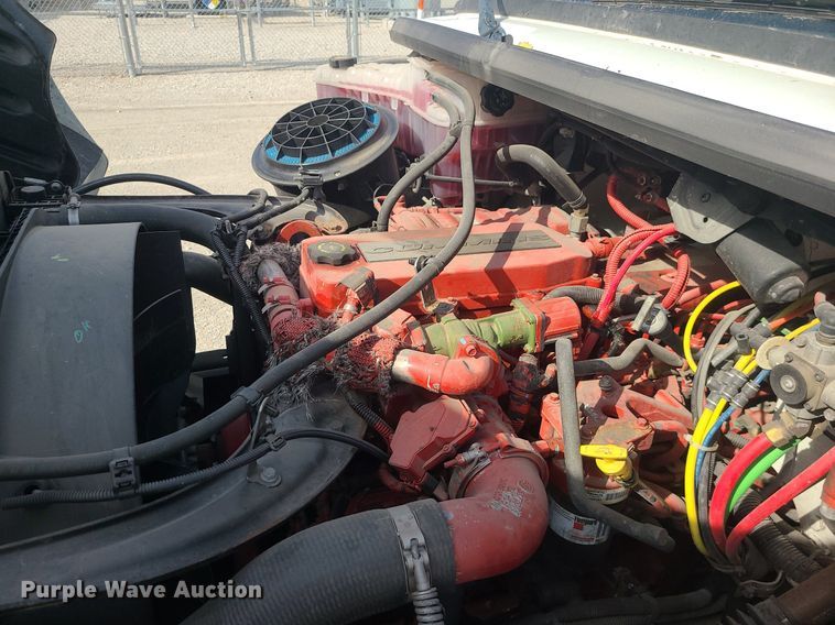 image for item MJ9456 2016 Freightliner  box truck