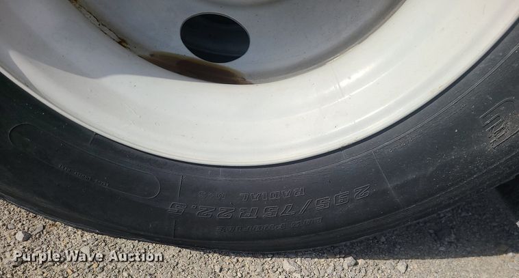 image for item MJ9456 2016 Freightliner  box truck