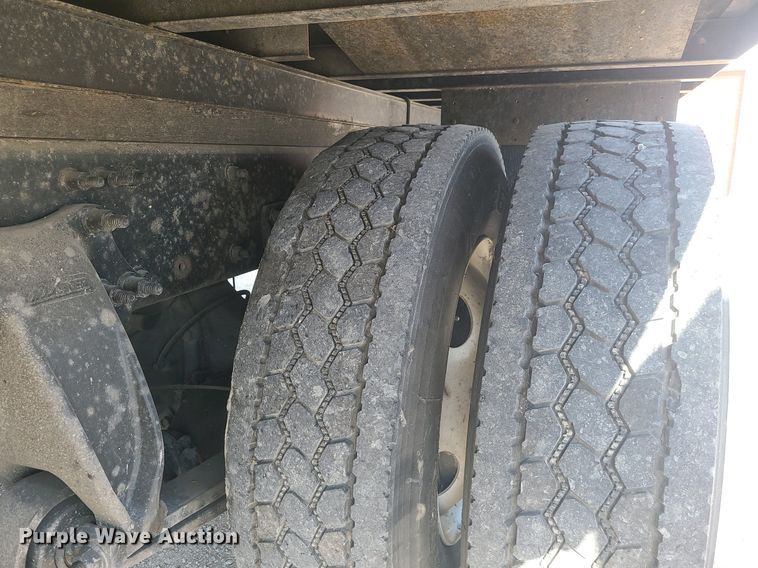 image for item MJ9456 2016 Freightliner  box truck