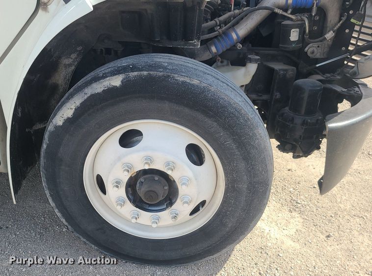 image for item MJ9456 2016 Freightliner  box truck